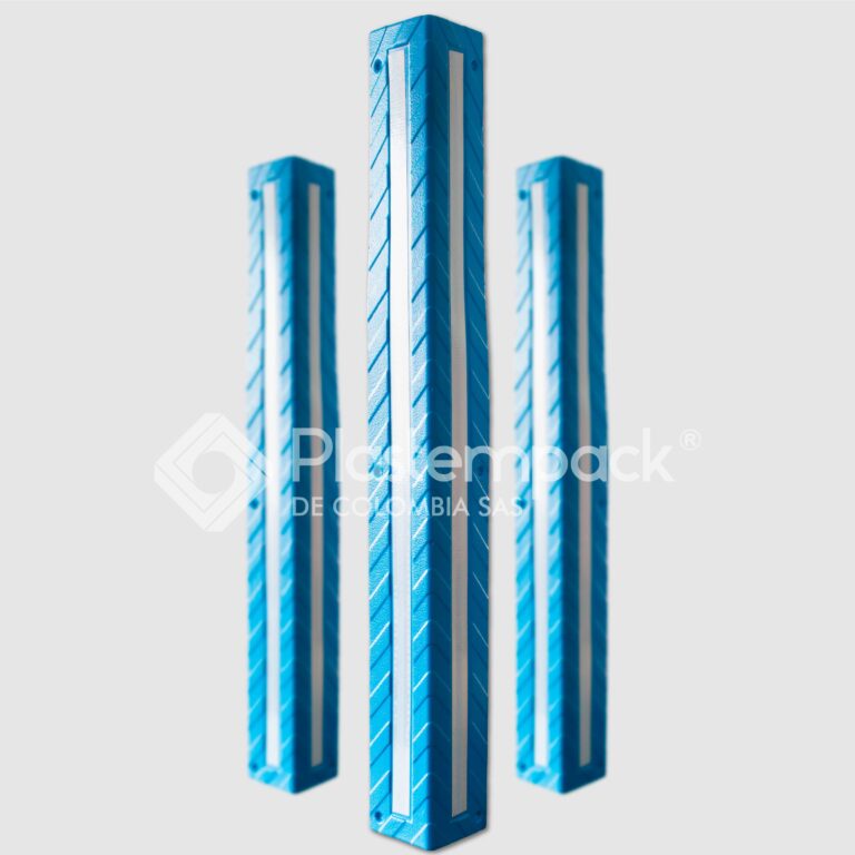 esquinero pvc azul